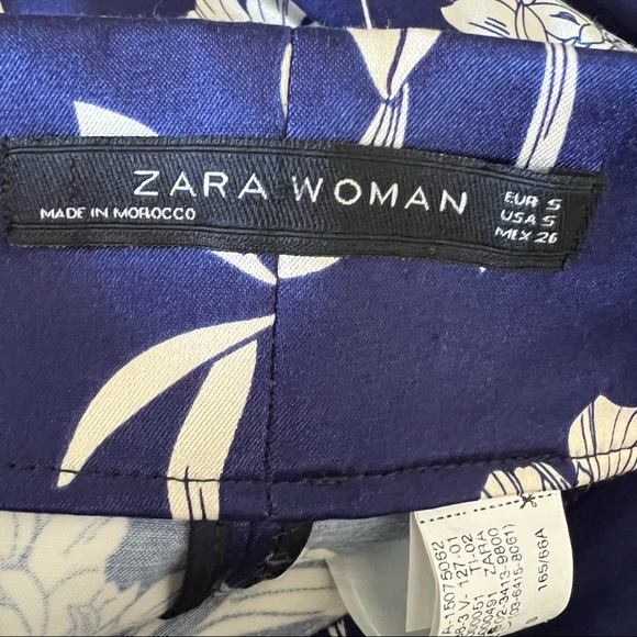 Zara Floral Navy and White Satin Pencil Skirt - Picture 7 of 10